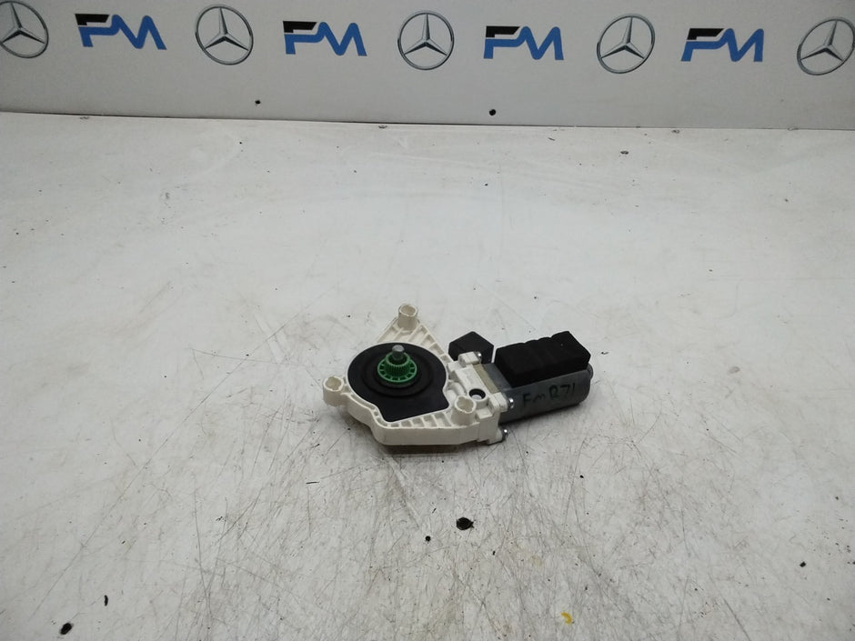 MERCEDES BENZ CLA W117 PASSENGER REAR SIDE WINDOW MOTOR A55382110 FMR71
