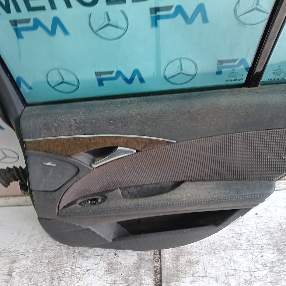 MERCEDES E-CLASS W211 DRIVER REAR DOOR OSR  2003-09 COMPLETE FMD388