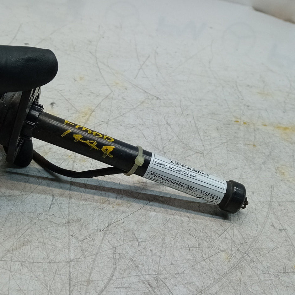MERCEDES C CLASS W205 BONNET PEDESTRIAN ACTUATOR A2059060002 2017 FM001444