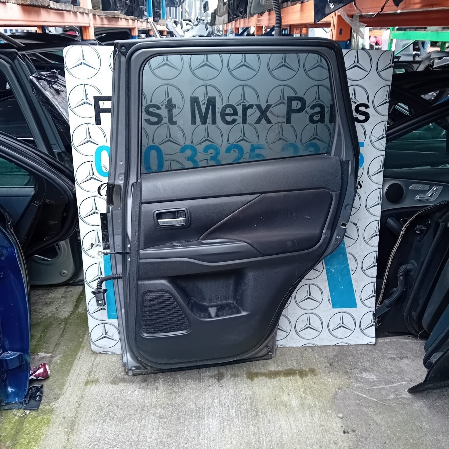 MERCEDES BENZ GLA  W156  DRIVER SIDE REAR DOOR ( OFF SIDE REAR )