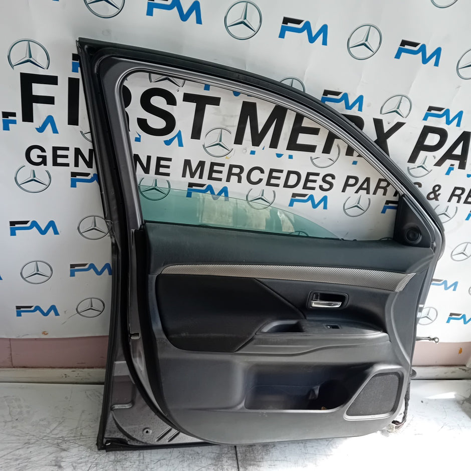 MITSUBISH OUTLANDER MK3 PASSENGER FRONT DOOR NSF GREY 2013 COMPLETE FMD189