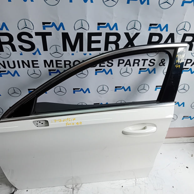 MERCEDES BENZ  A-CLASS W177 PASSENGER SIDE FRONT DOOR N/S/F COMPLETE WHITE FMD49