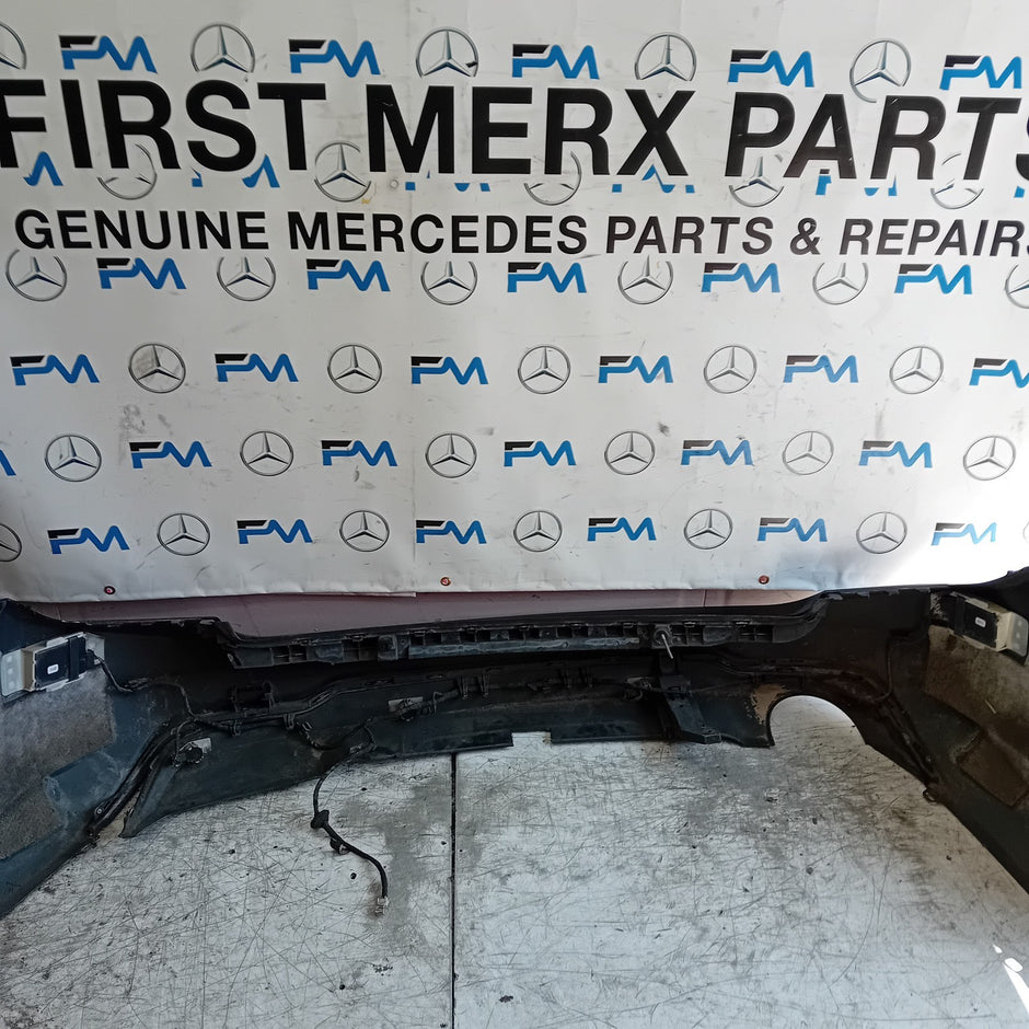 MERCEDES BENZ C-CLASS W204  REAR BUMPER A2048850438 2016 WHITE COMPLETE FMX163