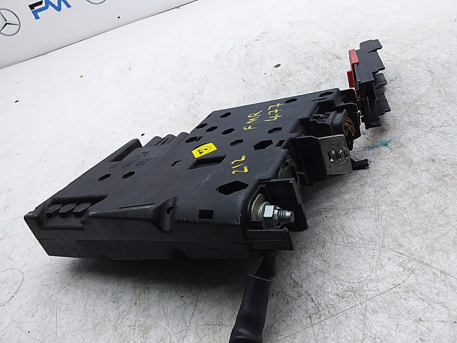 MERCEDES BENZ  E-CLASS W212 POWER DISTRIBUTION FUSE BOX A2125407050 FMR477