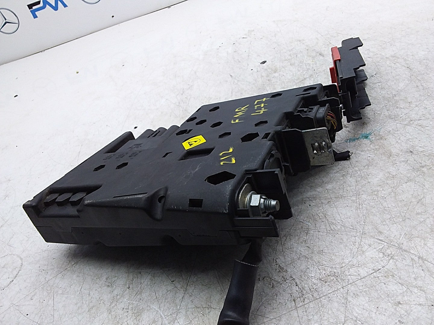 MERCEDES BENZ  E-CLASS W212 POWER DISTRIBUTION FUSE BOX A2125407050 FMR477