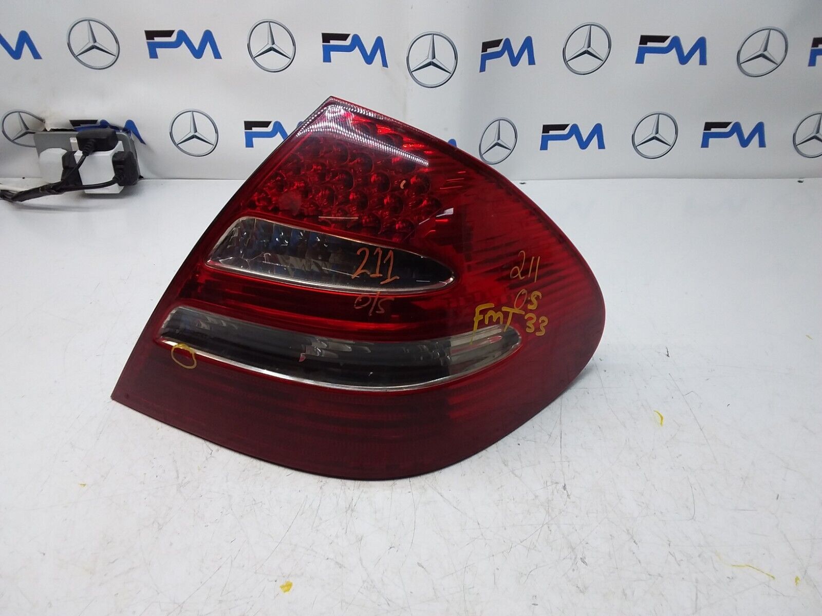 MERCEDES E-CLASS W211 REAR DRIVER SIDE O/S LED LIGHT A2118200664 FMT33