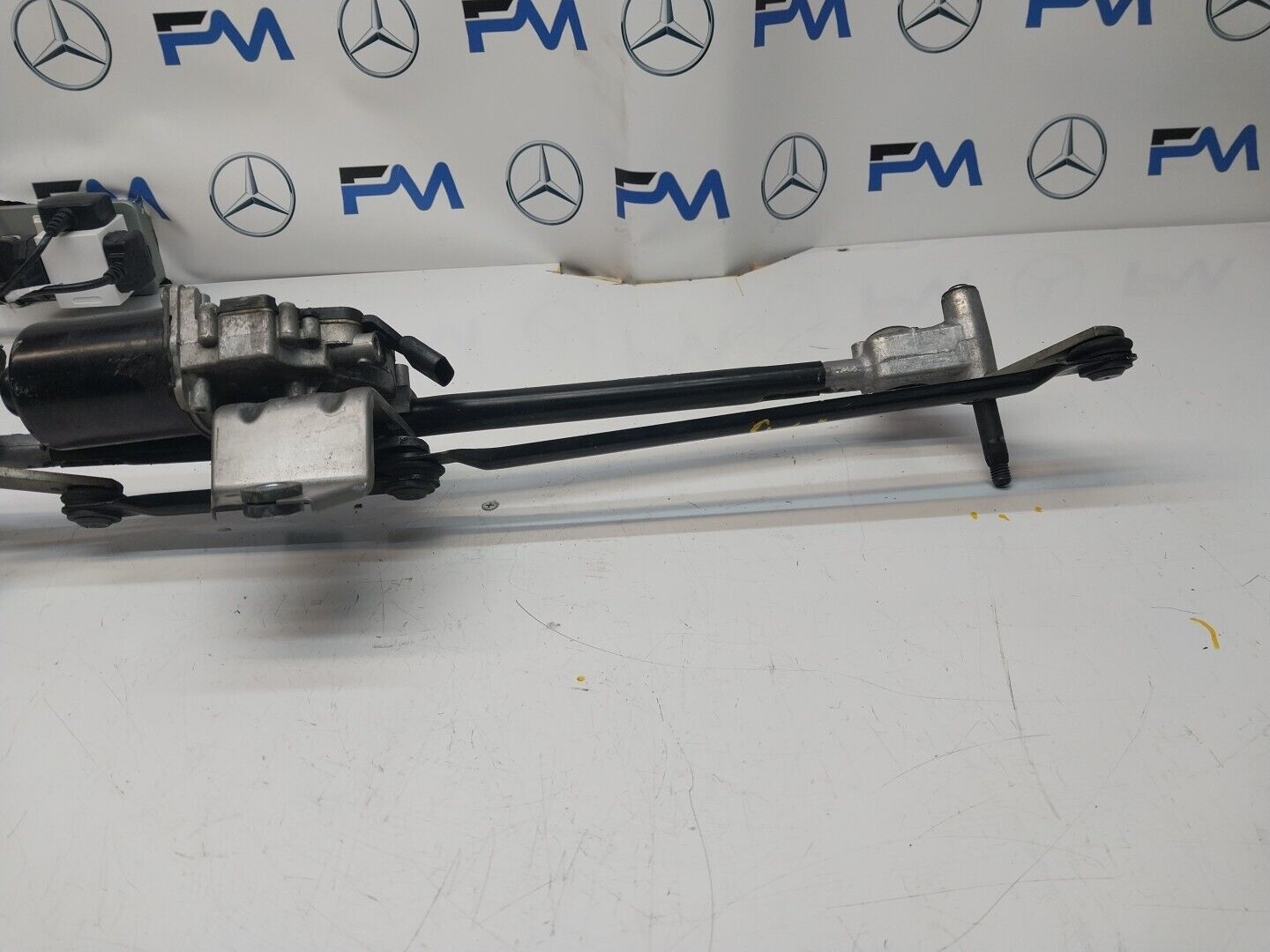 MERCEDES-BENZ A CLA GLA 2015-2018 Wiper Motor Front & Linkage A1769061900FM00221