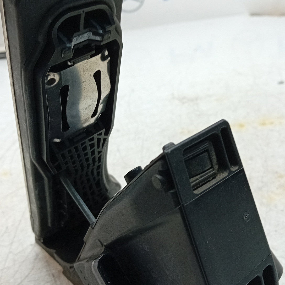 MERCEDES BENZ C-CLASS W205 THROTTLE ACCELERATOR A2053000104 2014 ON FM001560