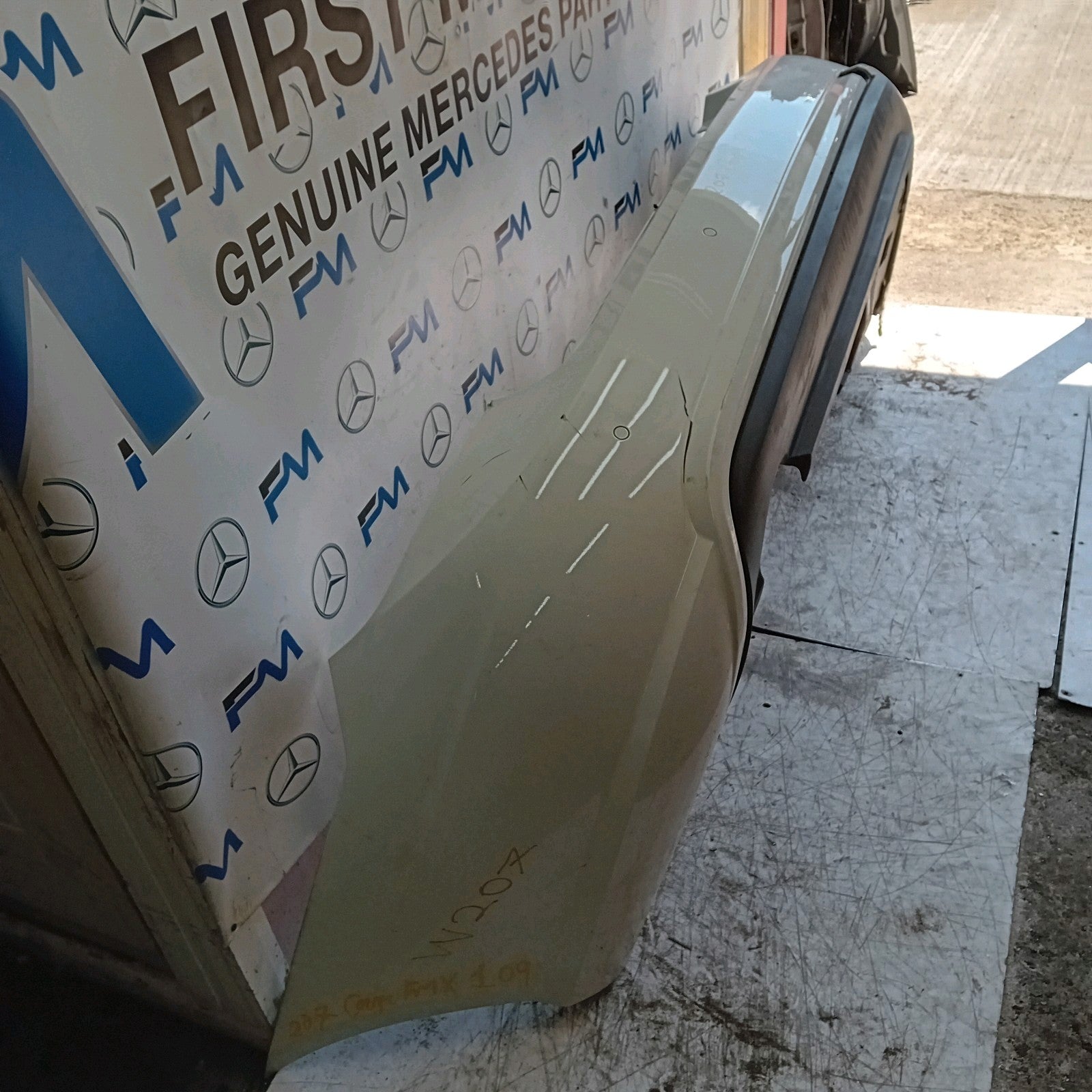 MERCEDES BENZ E-CLASS C207 COUPE REAR BUMPER 2016 WHITE A2076100408 FMX109