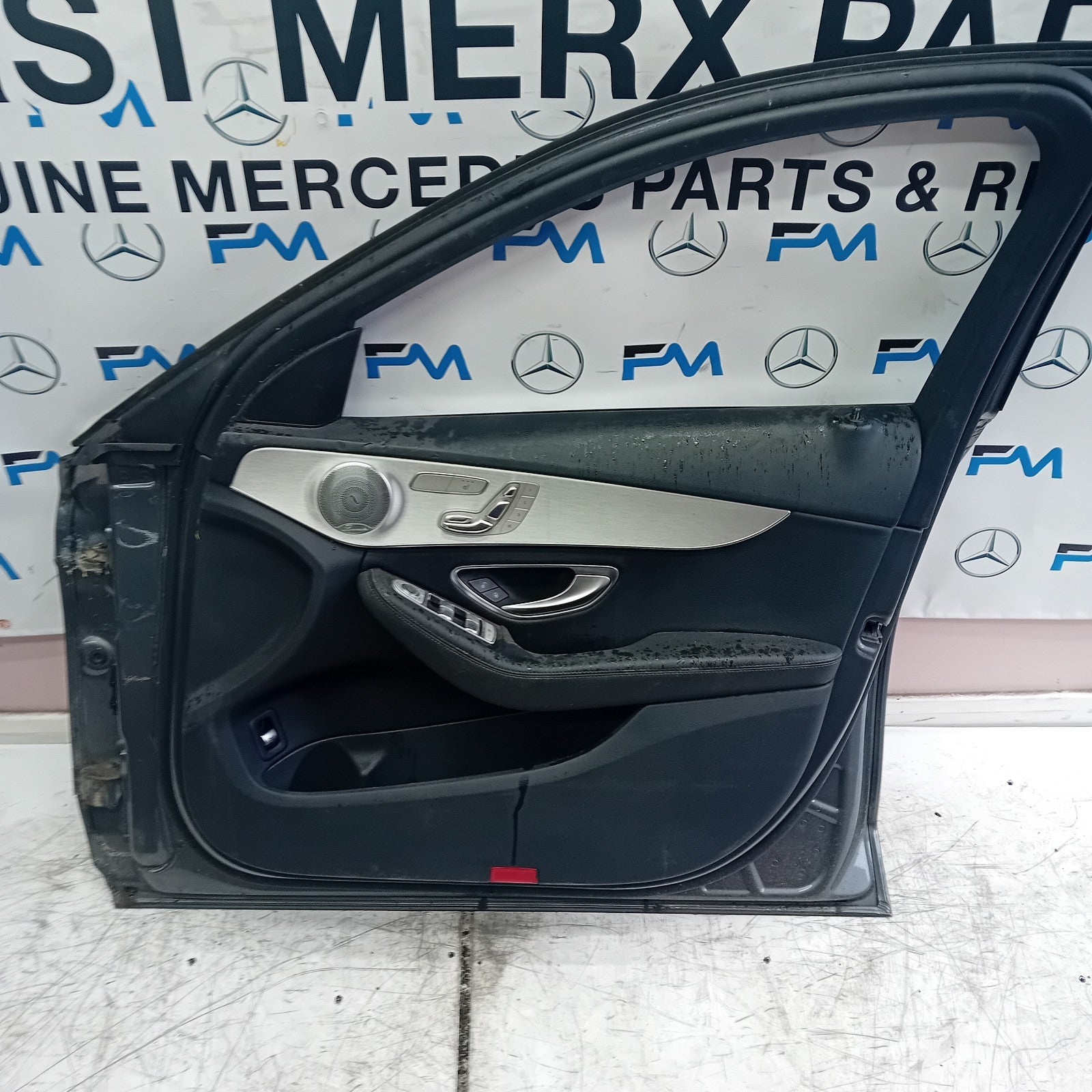 MERCEDES C-CLASS W205 DRIVER FRONT DOOR O/S/F GREY 2014 ONWARDS COMPLETE FMD158