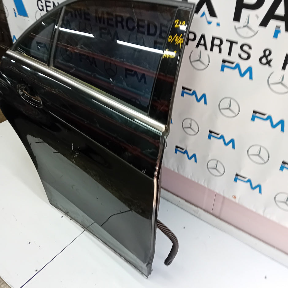 MERCEDES BENZ E-CLASS  W212 DRIVER SIDE REAR DOOR ( OFF SIDE REAR ) FM03