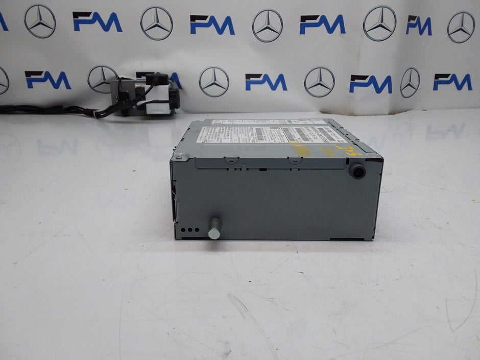 MERCEDES - BENZ E - CLASS W205 2016 RADIO SAT NAV HEAD UNIT  A2059003729 FM00300