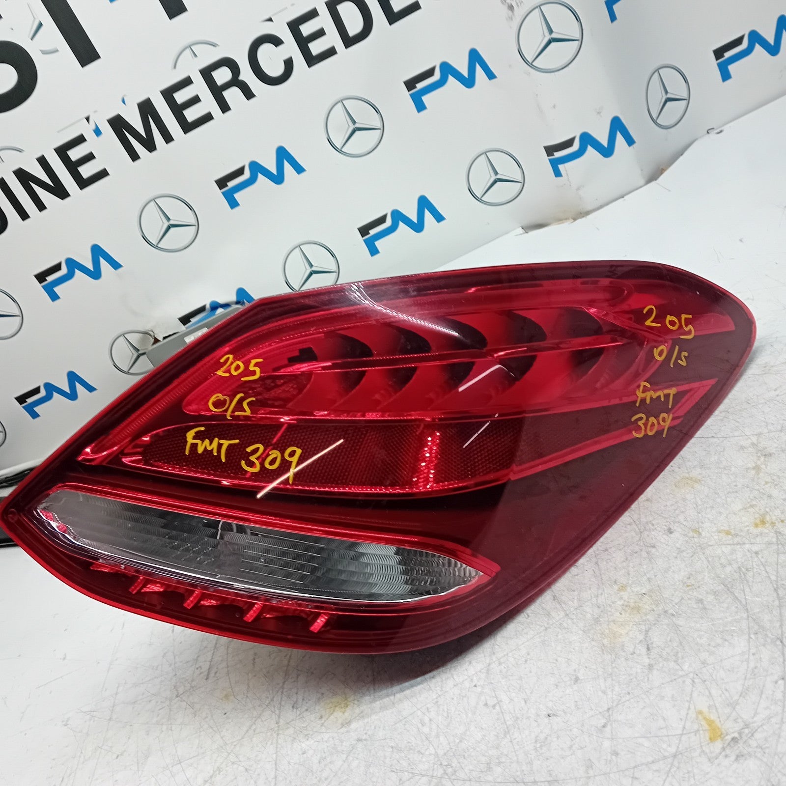 MERCEDES C-CLASS W205 DRIVER SIDE RIGHT REAR TAIL LIGHT 2014 A2059061257 FMT309