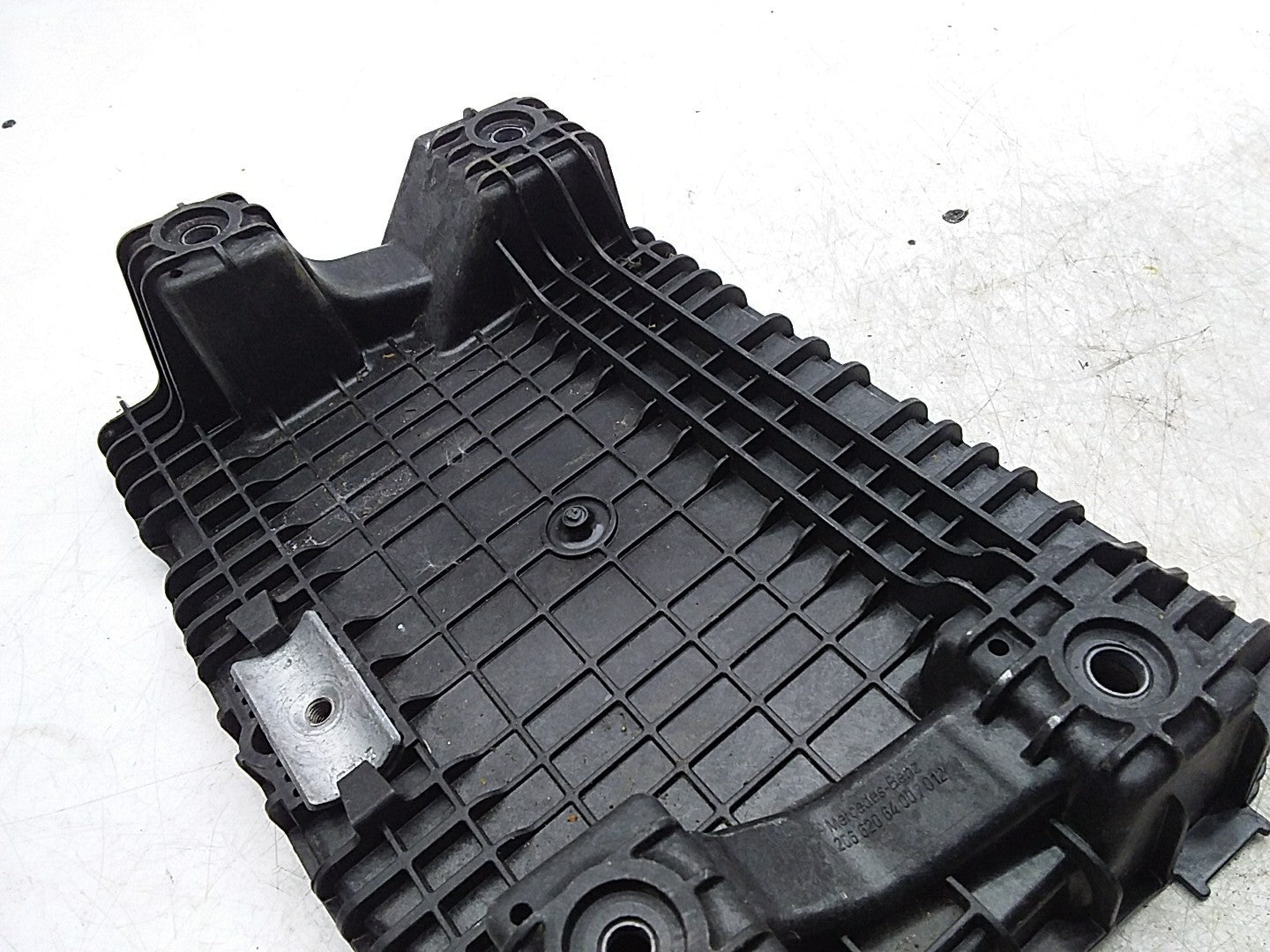 MERCEDES C-CLS W206 BATTERY HOLDER TRAY A2066206400 FMR227