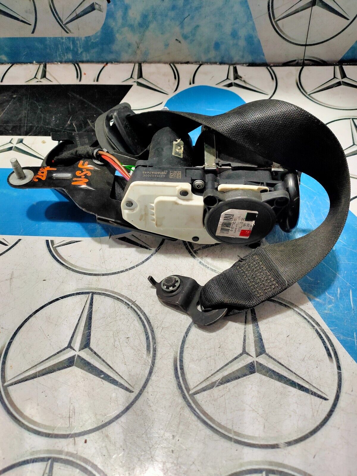 MERCEDES C220 W204 2013 FRONT LEFT PASSENGER SEAT BELT A2048604585