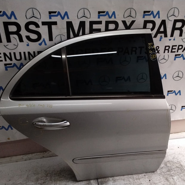 MERCEDES E-CLASS W211 SLN DRIVER REAR DOOR OSR SILVER 2003-09 COMPLETE FMD338