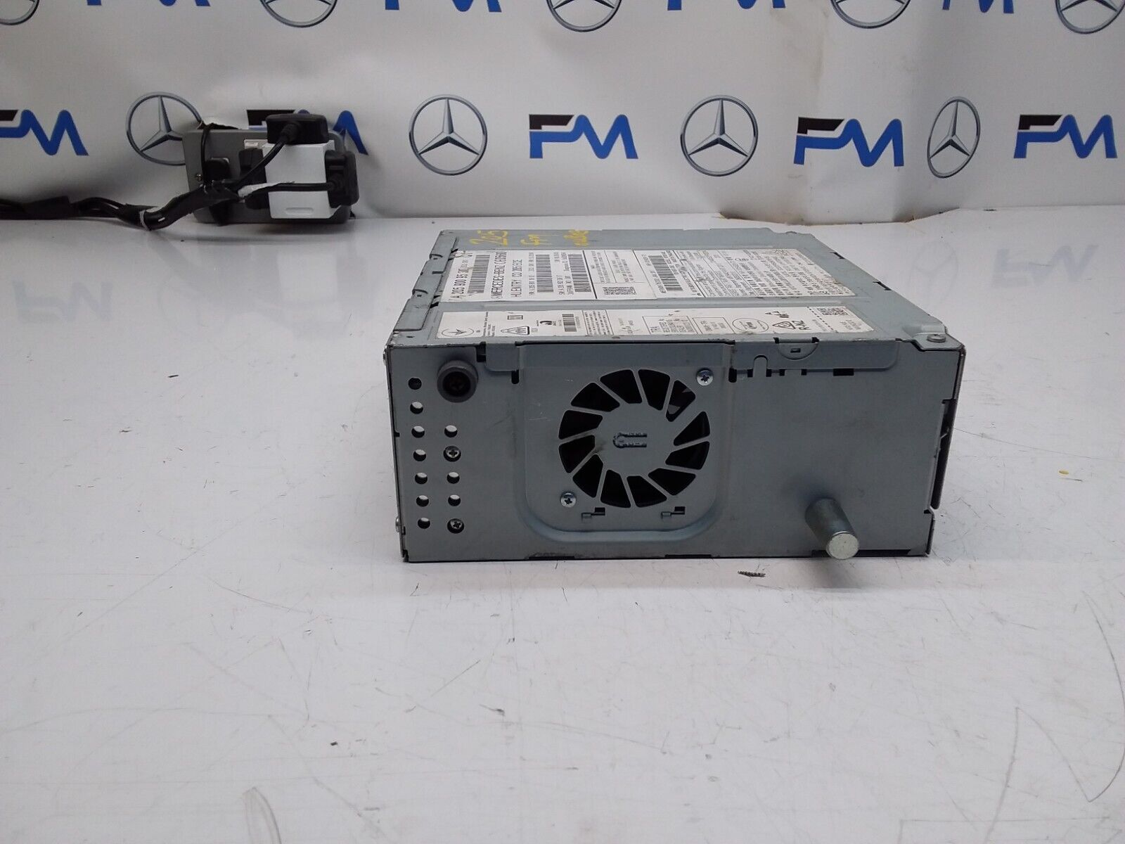 MERCEDES - BENZ E - CLASS W205 2017 RADIO SAT NAV HEAD UNIT  A2059009530 FM00303