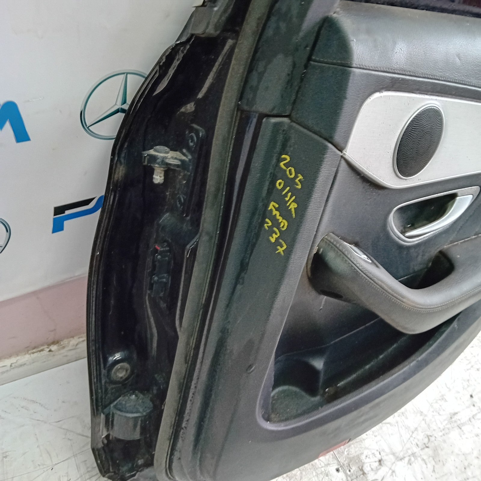 MERCEDES C-CLASS W205 SALOON DRIVER REAR DOOR OSR BLACK 2014 ON COMPLETE FMD237