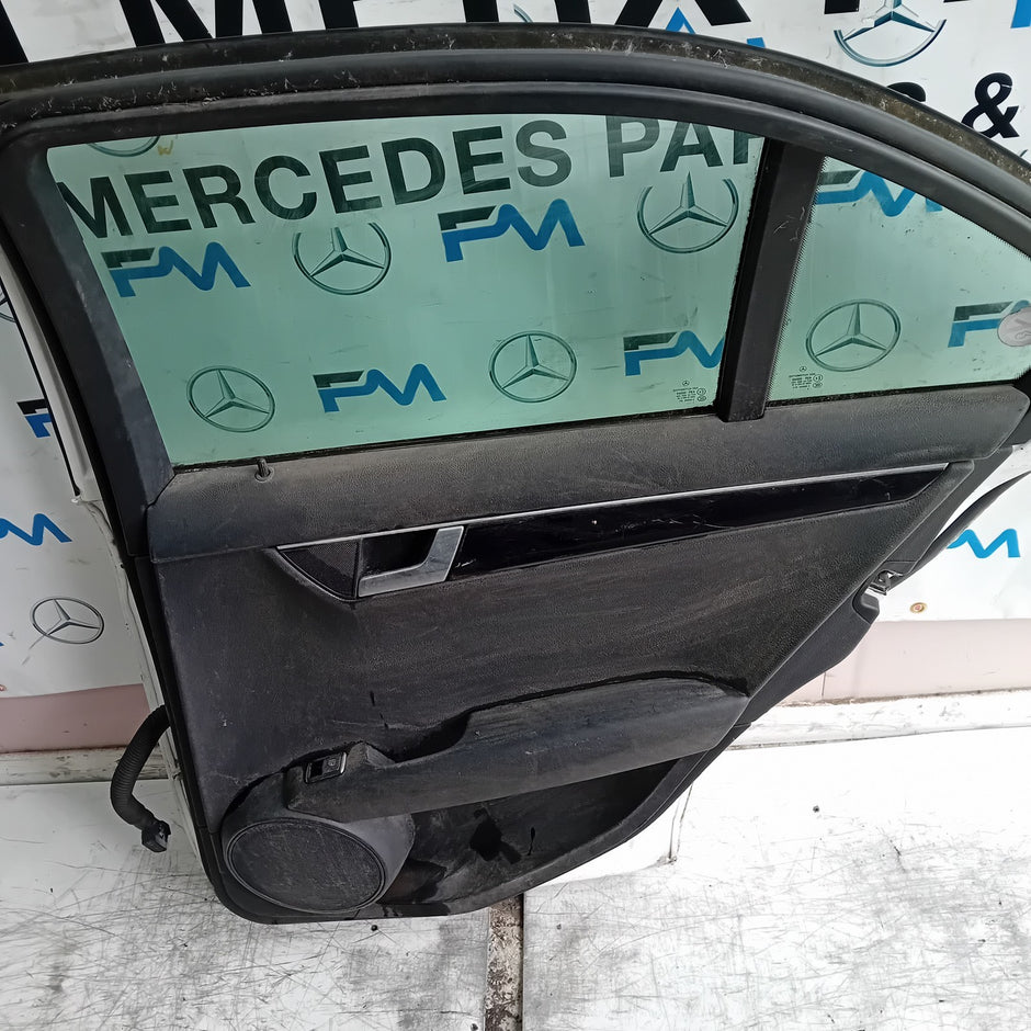 MERCEDES C-CLASS W204 SLN DRIVER REAR DOOR OSR WHITE 2008-2014 COMPLETE FMD441