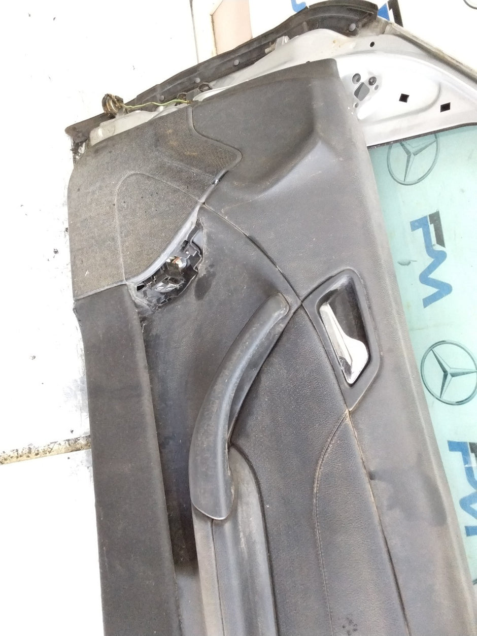 MERCEDES C-CLS W203 SLN DRIVER FRONT DOOR OSF SILVER 2001-04  FMD592