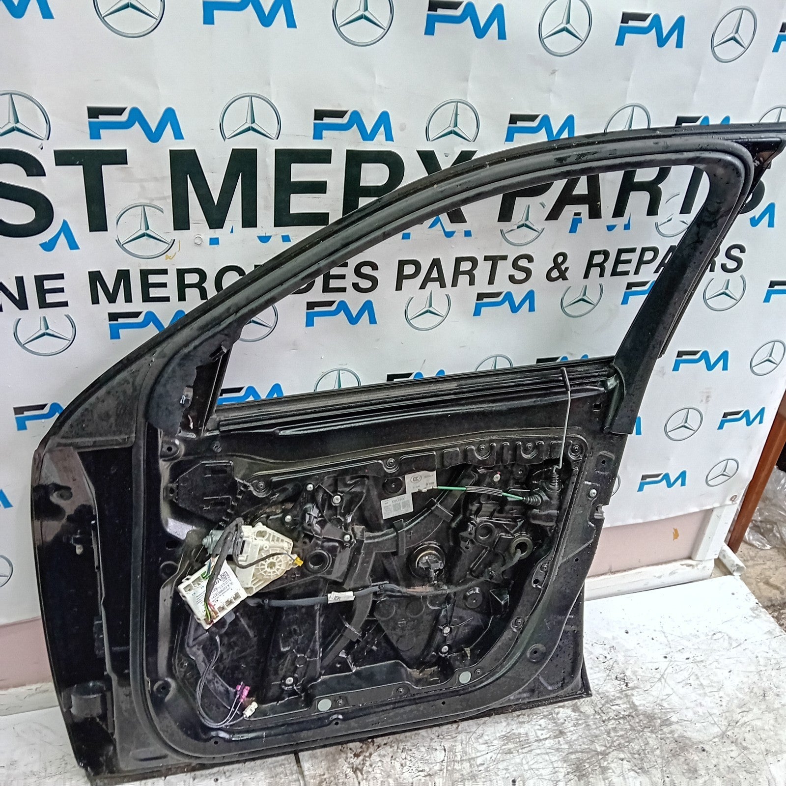MERCEDES GLC X253 DRIVER FRONT DOOR OSF BLACK 2016 ON COMPLETE FMD251