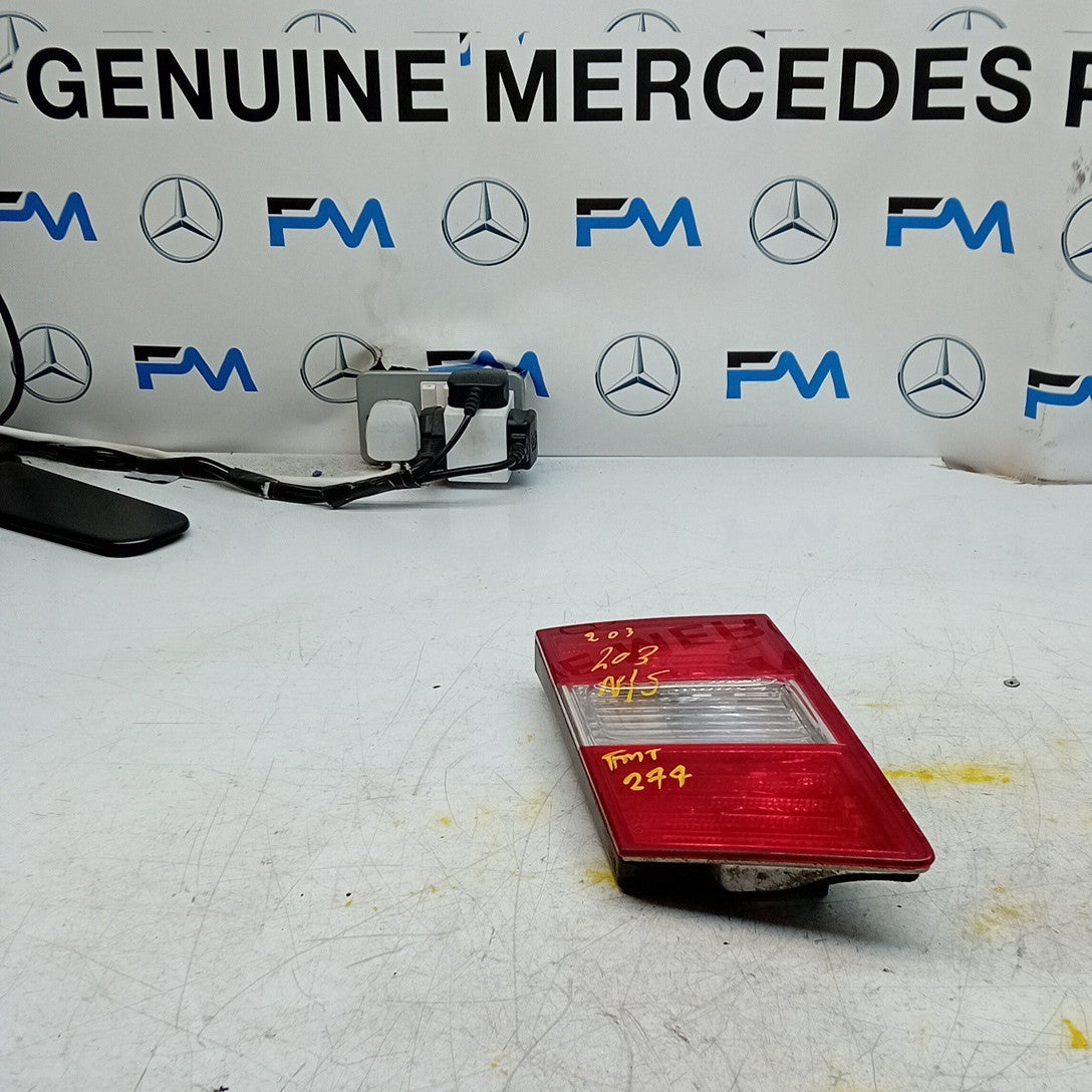 MERCEDES C-CLASS W203 ESTATE PASSENGER LEFT REAR TAIL LIGHT A2038204964 FMT274