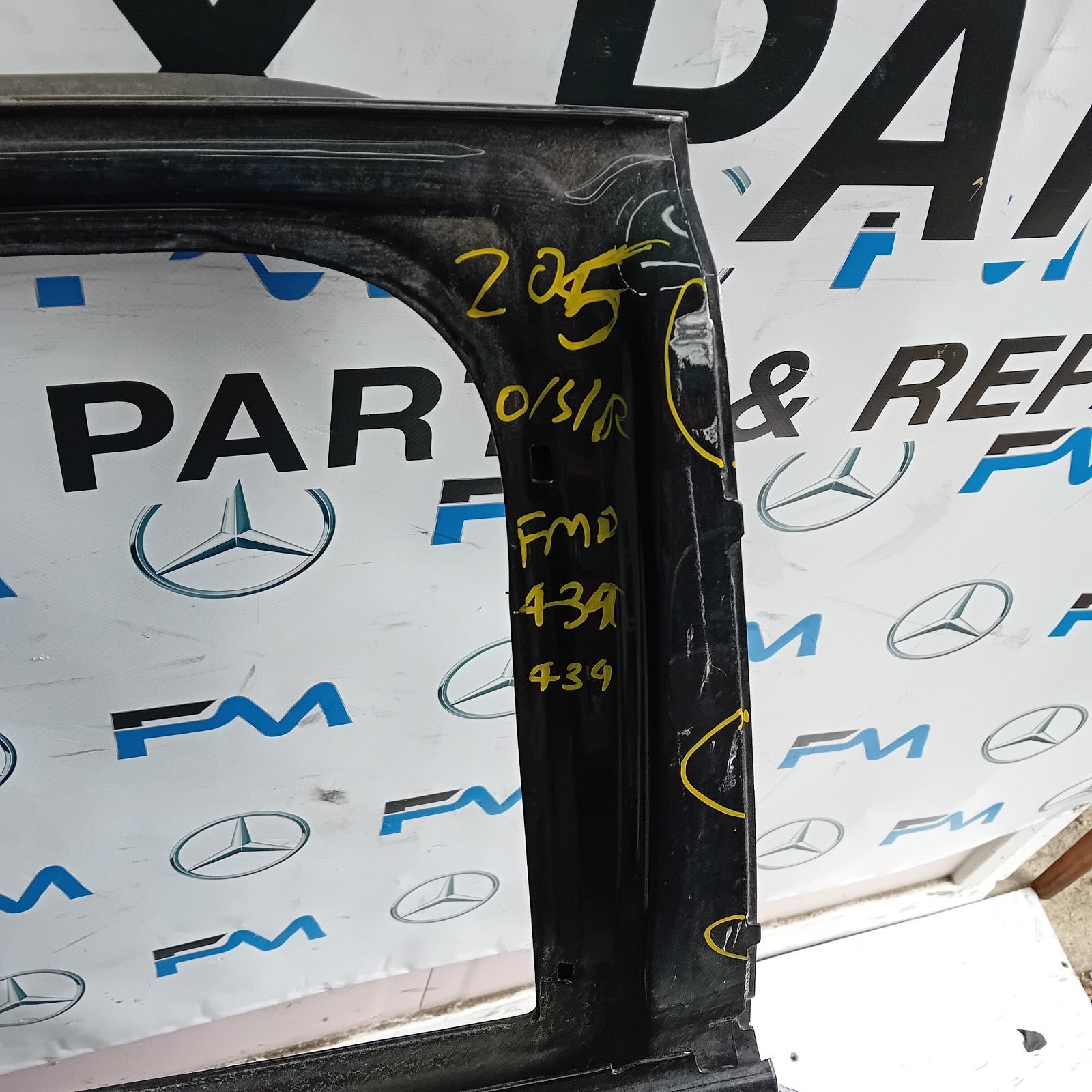 MERCEDES C-CLASS W205 SLN DRIVER REAR DOOR OSR BLACK 2014 ON FMD439