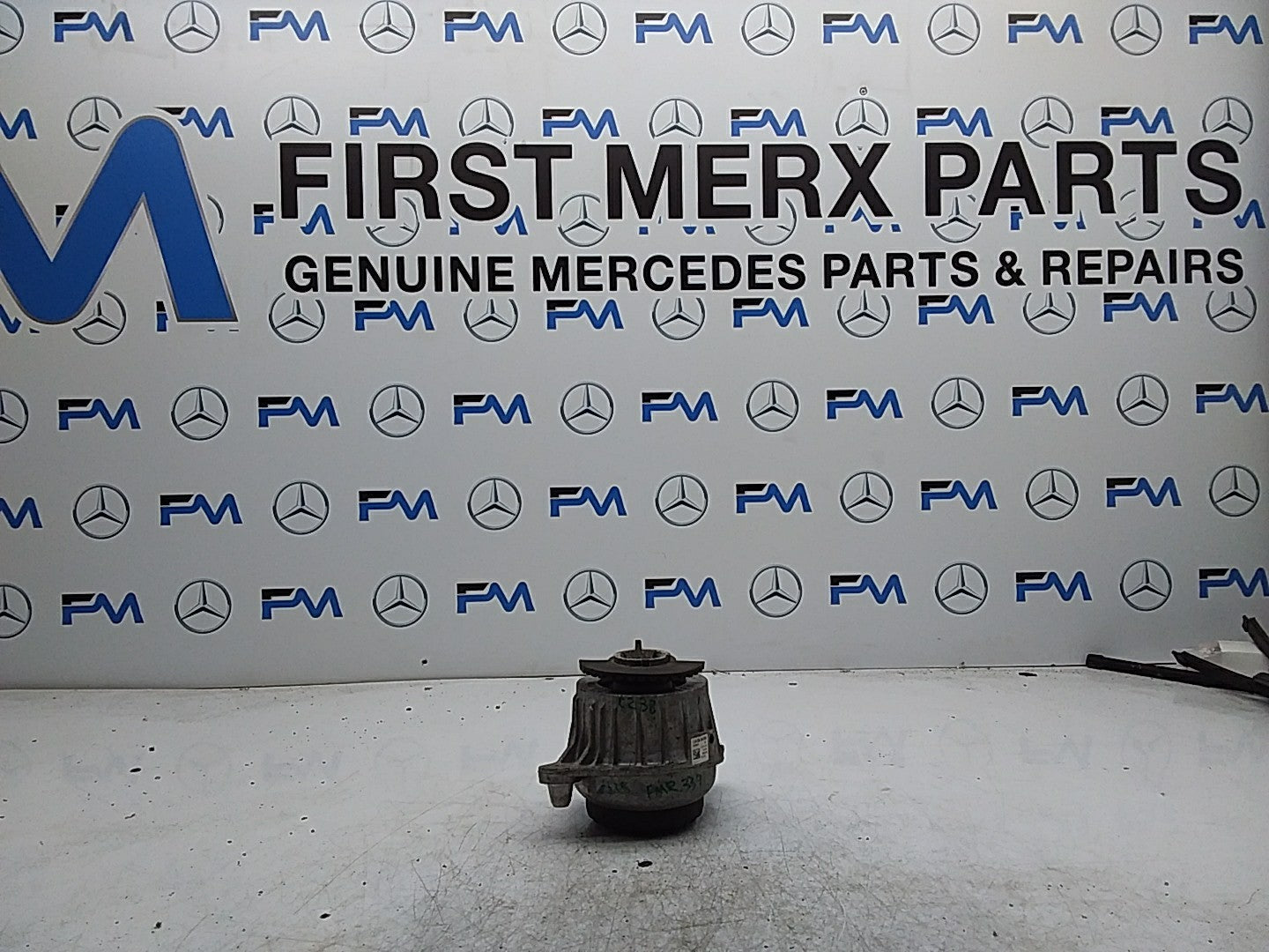 MERCEDES BENZ  E-CLASS COUPE C238  ENGINE MOUNT LEFT NS A2382400200 FMR339