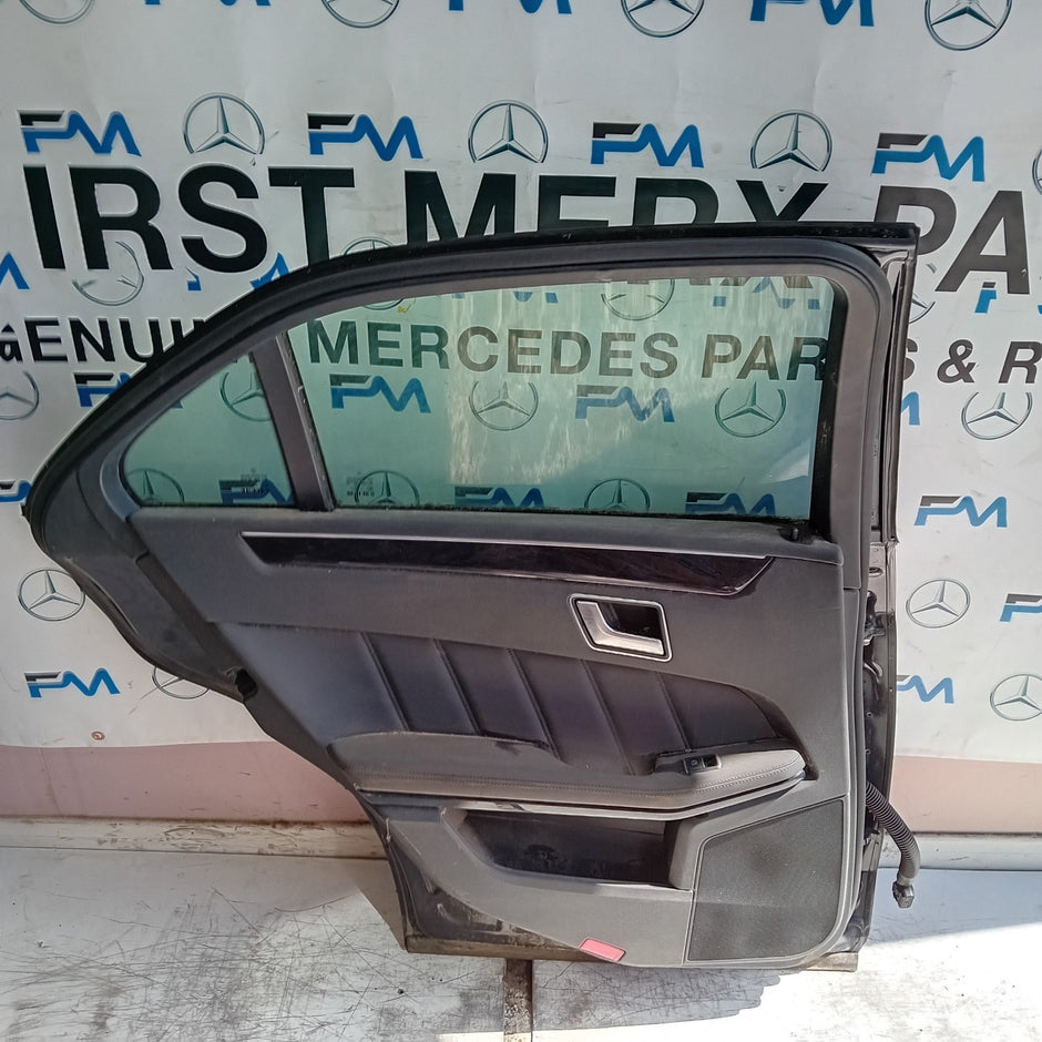 MERCEDES E-CLASS W212  PASSENGER REAR DOOR NSR BLACK 2009-16 COMPLETE FMD424