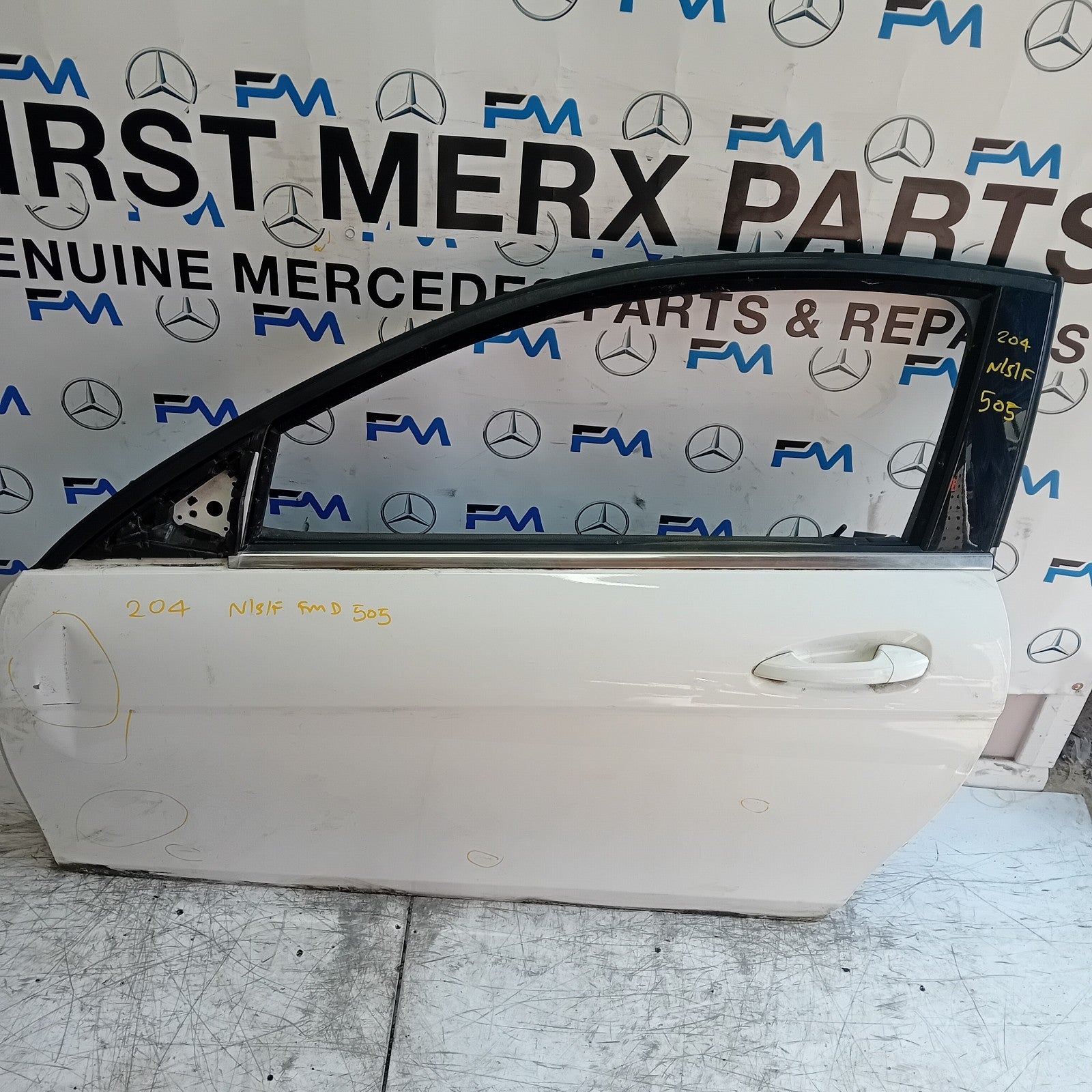 MERCEDES C-CLASS W204 PASSENGER FRONT DOOR NSF 2013 WHITE COMPLETE FMD505