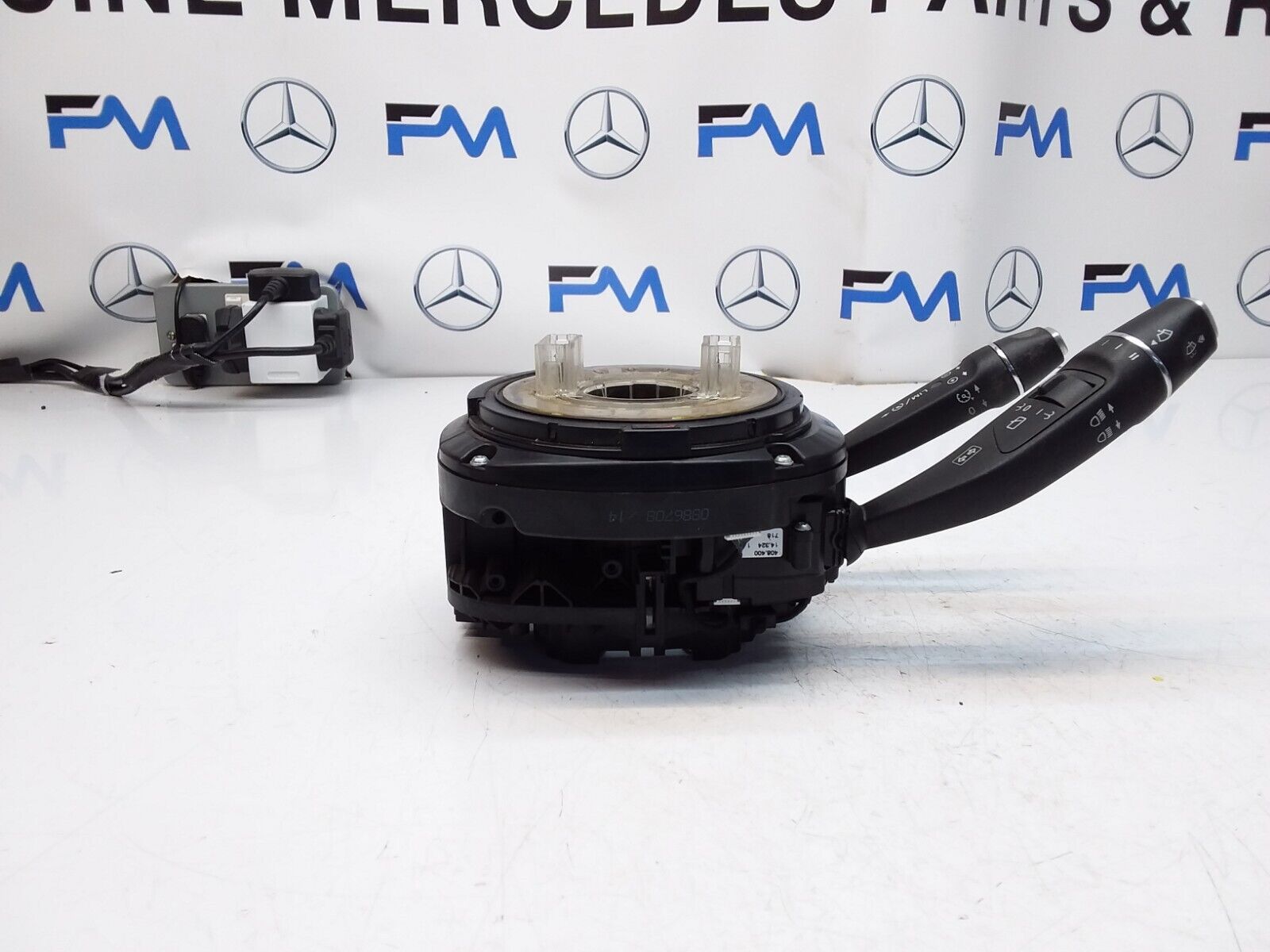 Mercedes  GLA W156 INDICATOR/WIPER GEAR SELECT + SQUIB  2014 FM00542