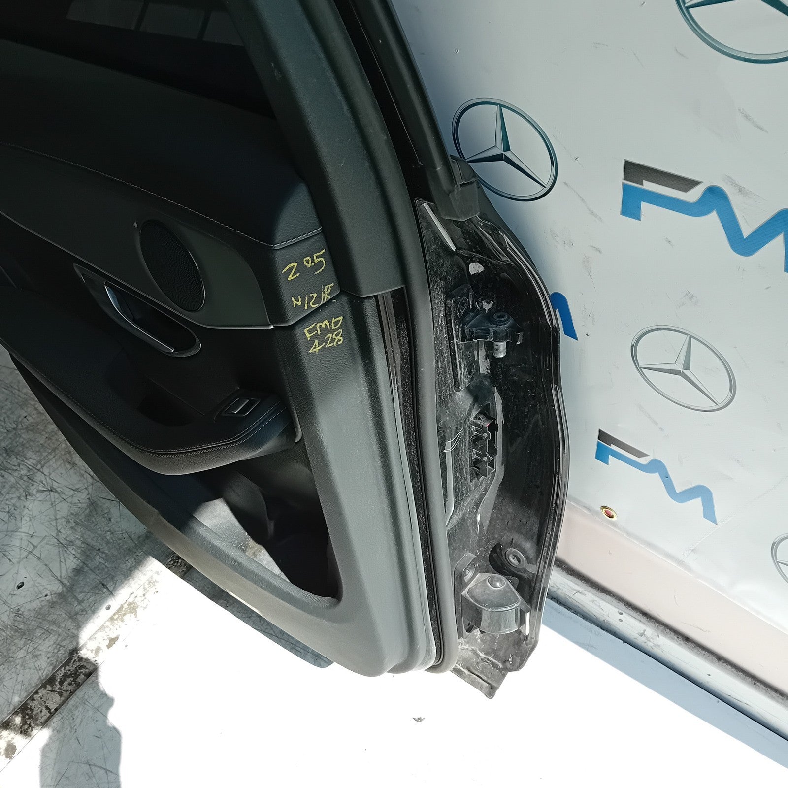 MERCEDES C-CLASS W205 SLN PASSENGER REAR DOOR NSR BLACK 2014 ON COMPLETE FMD428