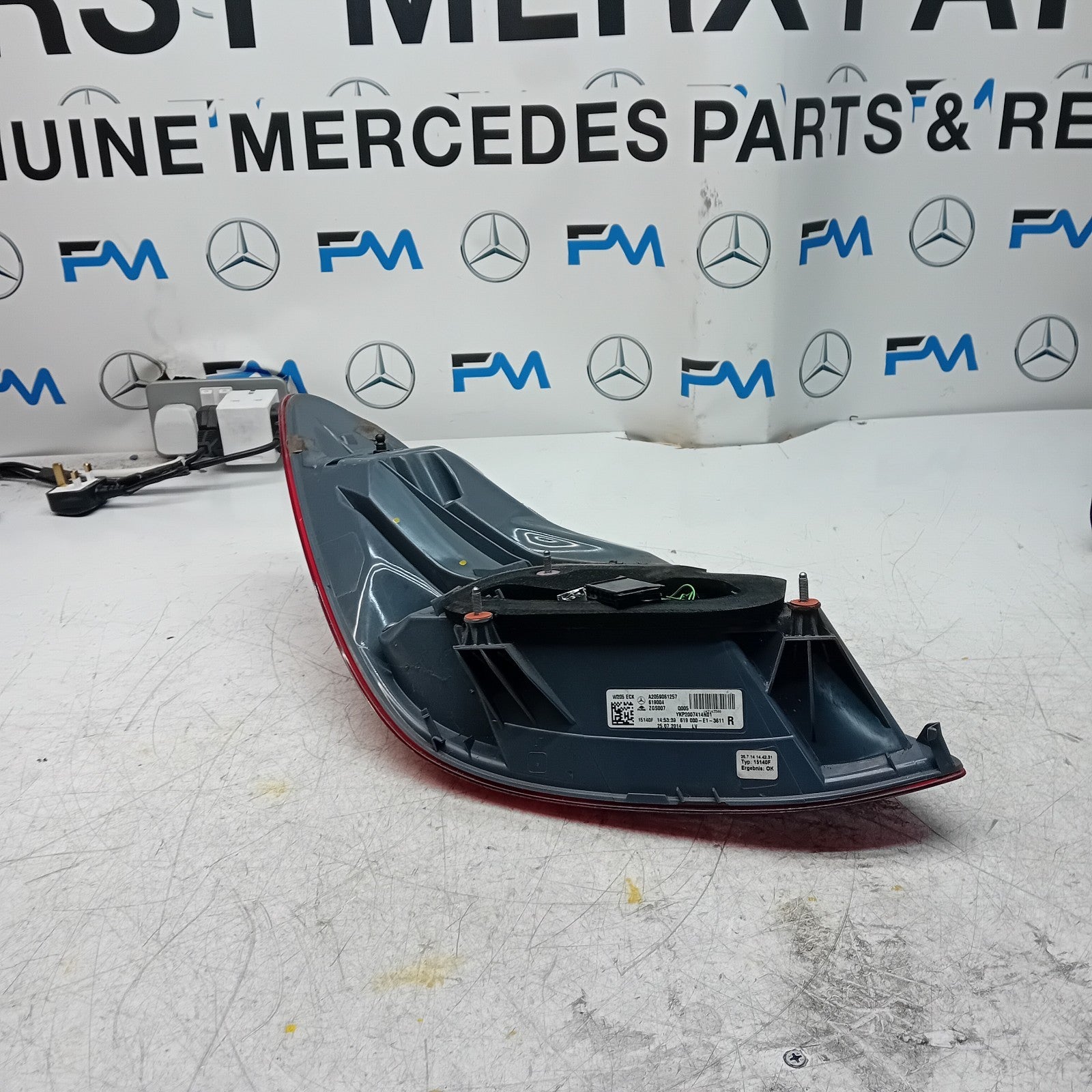 MERCEDES C-CLASS W205 DRIVER SIDE RIGHT REAR TAIL LIGHT 2014 A2059061257 FMT309