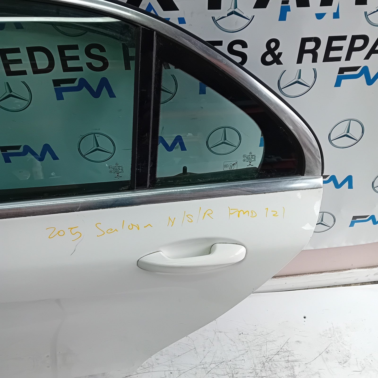 MERCEDES BENZ C-CLASS W205 PASSENGER SIDE REAR DOOR N/S/R WHITE FMD121