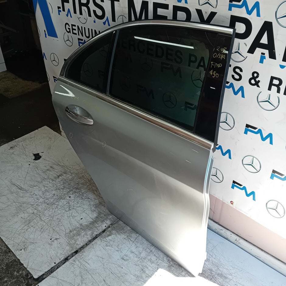 MERCEDES C-CLASS W205 SLN DRIVER REAR DOOR OSR SILVER 2014 ON COMPLETE FMD450