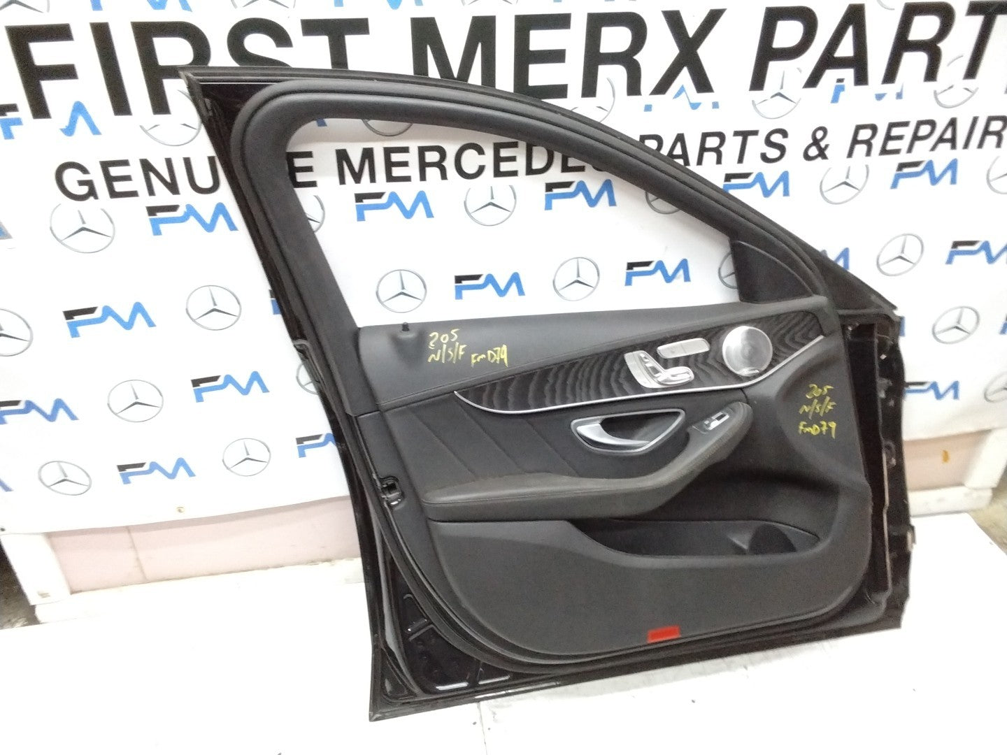 MERCEDES BENZ C-CLASS W205 PASSENGER SIDE FRONT DOOR N/S/F COMPLETE BLACK FMD79