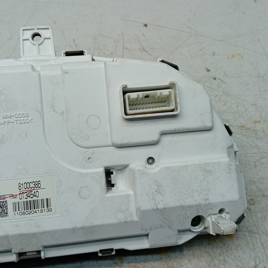 MITSUBISHI OUTLANDER MK3 SPEEDOMETER INSTRUMENT CLUSTER  8100C386 FM001605