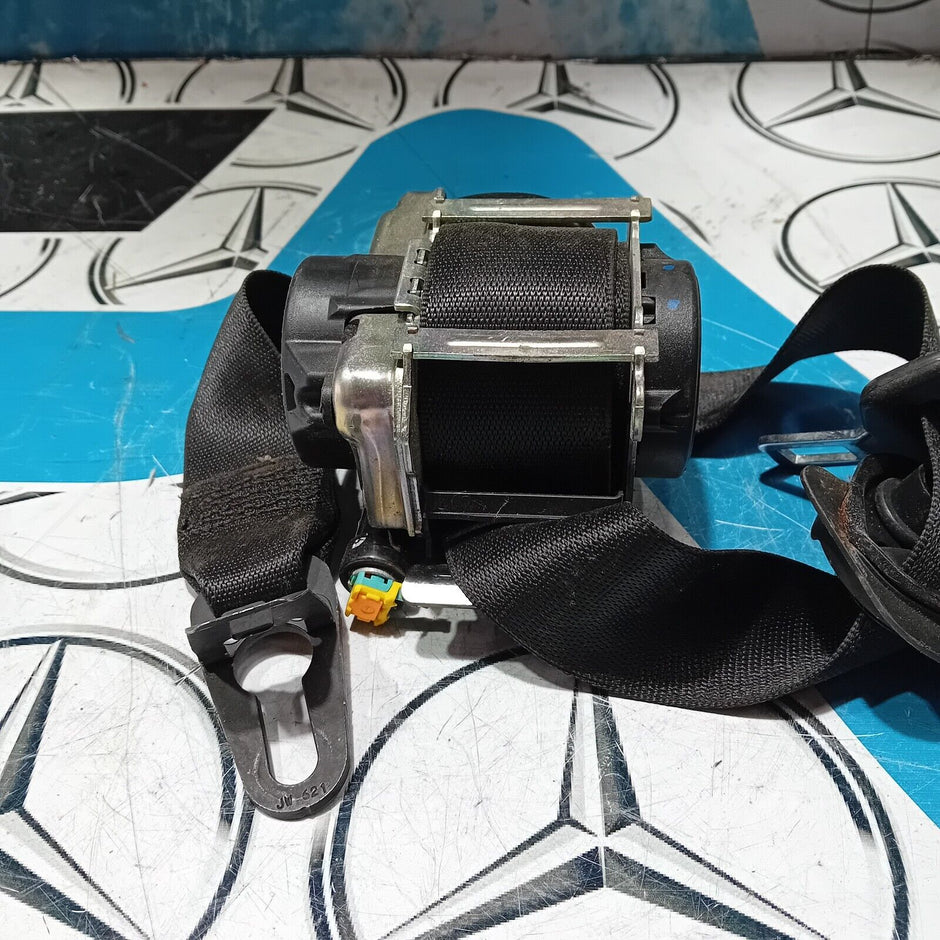 MERCEDES C CLASS SEAT BELT FRONT LEFT PASSENGER SIDE NEARSIDE W205 2015