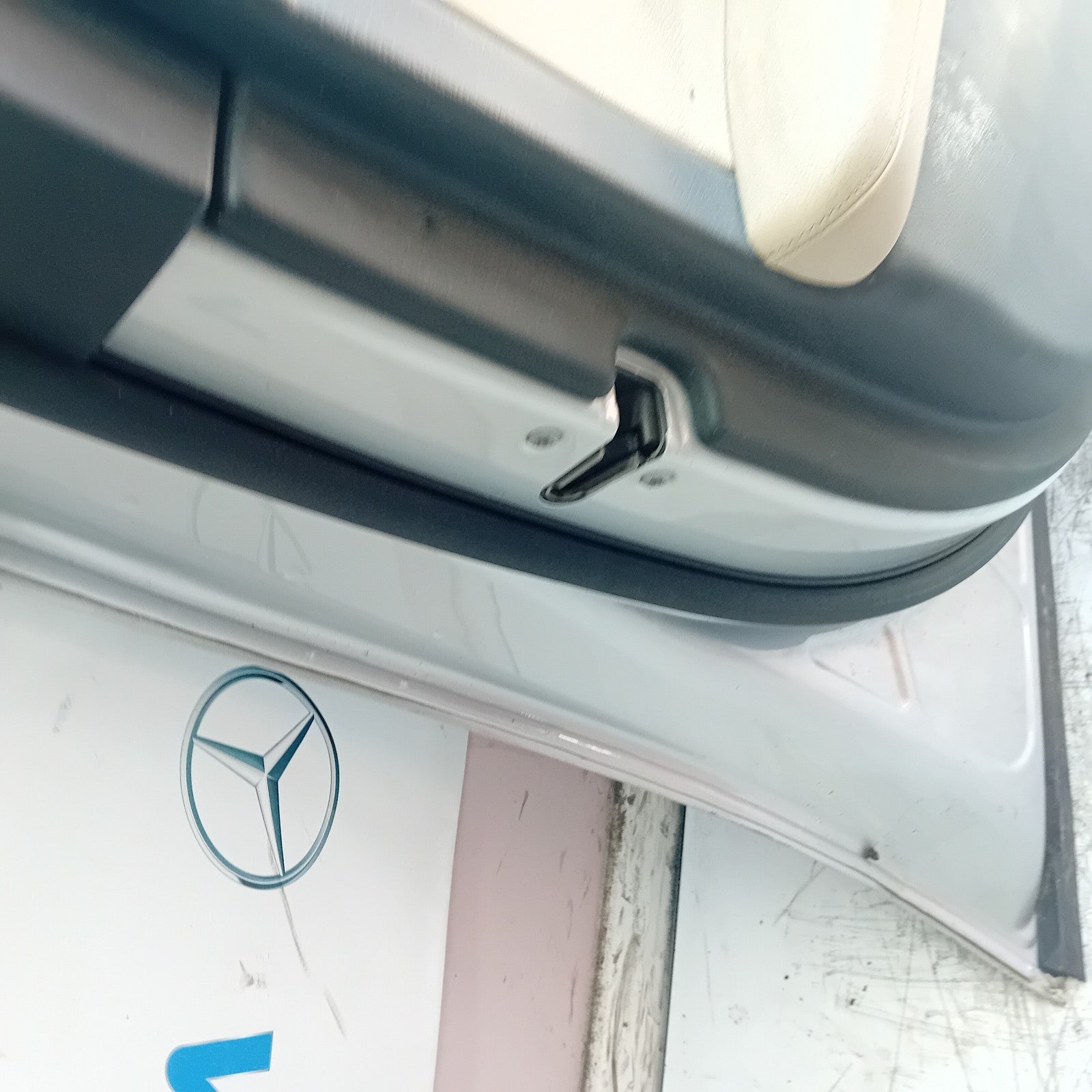 MERCEDES E-CLASS W213 PASSENGER FRONT DOOR NSF 2016 ON SILVER COMPLETE  FMD512