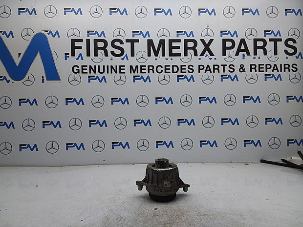 MERCEDES BENZ  E-CLASS  W213  ENGINE MOUNT LEFT NS A2132400500 FMR341