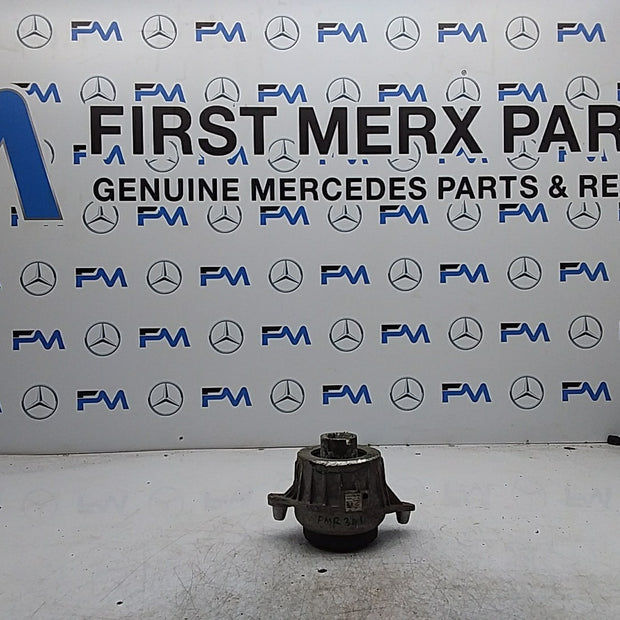 MERCEDES BENZ  E-CLASS  W213  ENGINE MOUNT LEFT NS A2132400500 FMR341