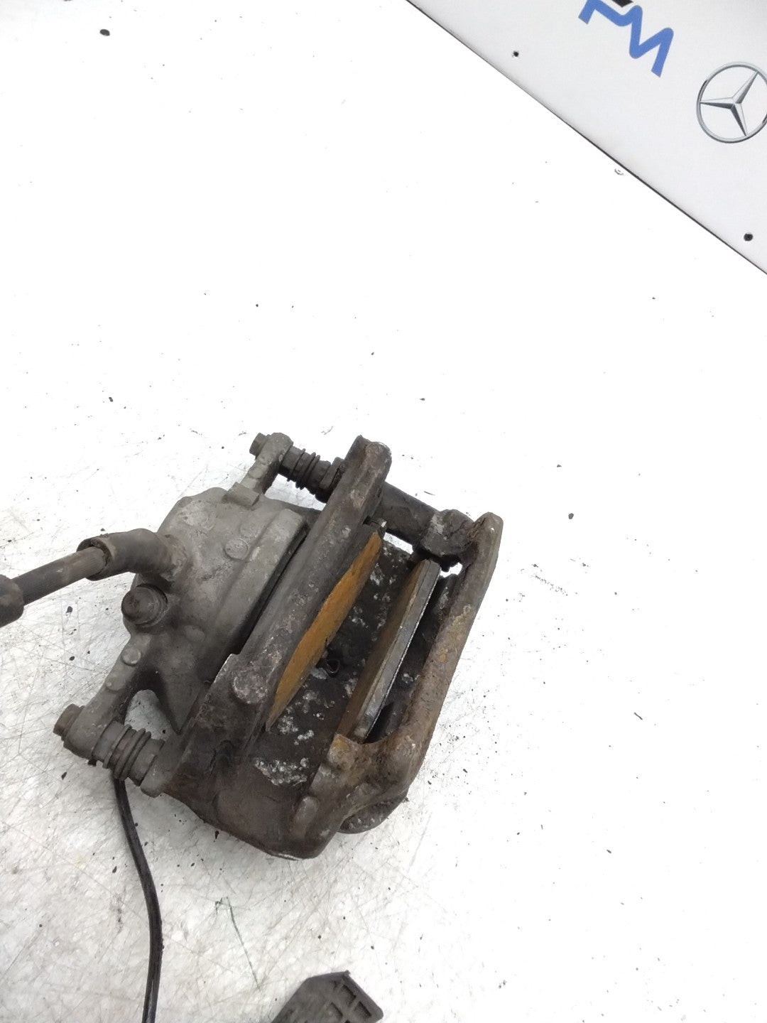 MERCEDES  C-CLASS W205 BRAKE CALIPER FRONT RIGHT  SIDE  FMR146 A2054210001