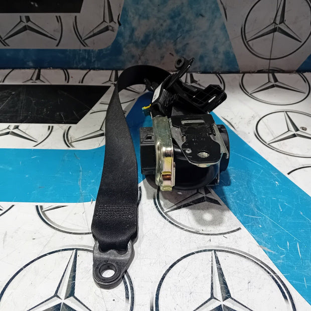 MERCEDES BENZ C-CLASS W205 COUPE PASSENGER SIDE FRONT SEAT BELT A2058605185