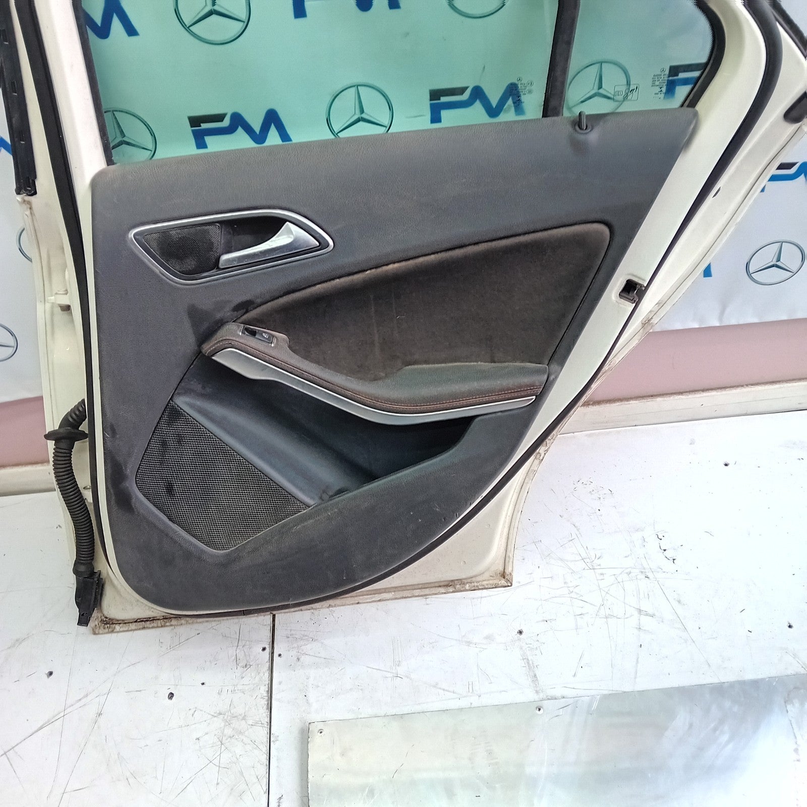 MERCEDES BENZ A-CLASS W176 DRIVER REAR DOOR (OFF SIDE REAR) WHITE FMD26
