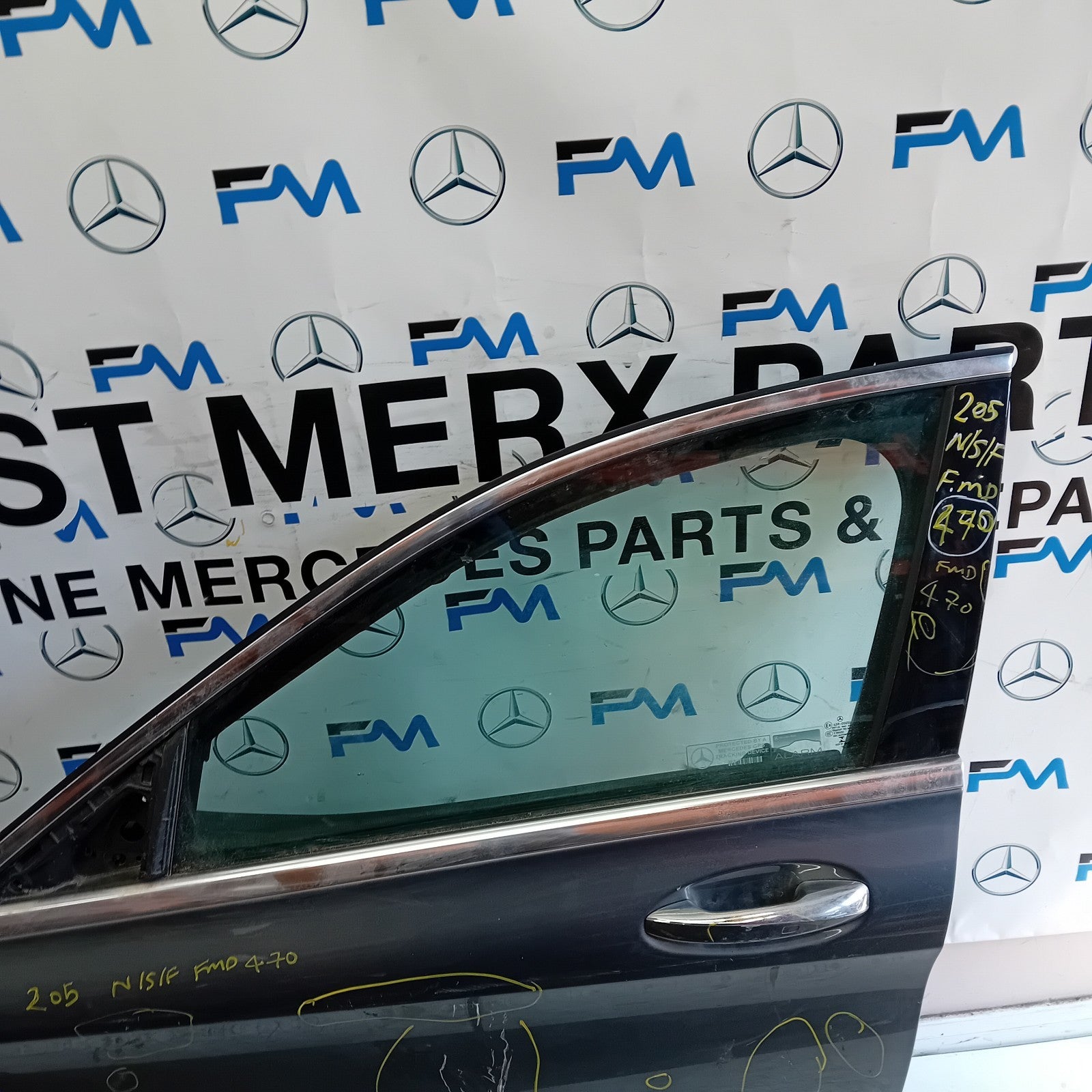 MERCEDES C-CLASS W205 SLN PASSENGER FRONT DOOR NSF GREY 2014 ON COMPLETE FMD470