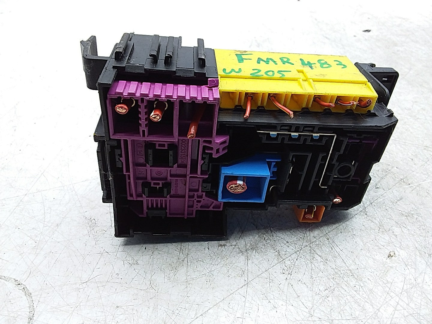 MERCEDES BENZ  C-CLASS W205  FUSE BOX RELAY BOX A2059067200 FMR483