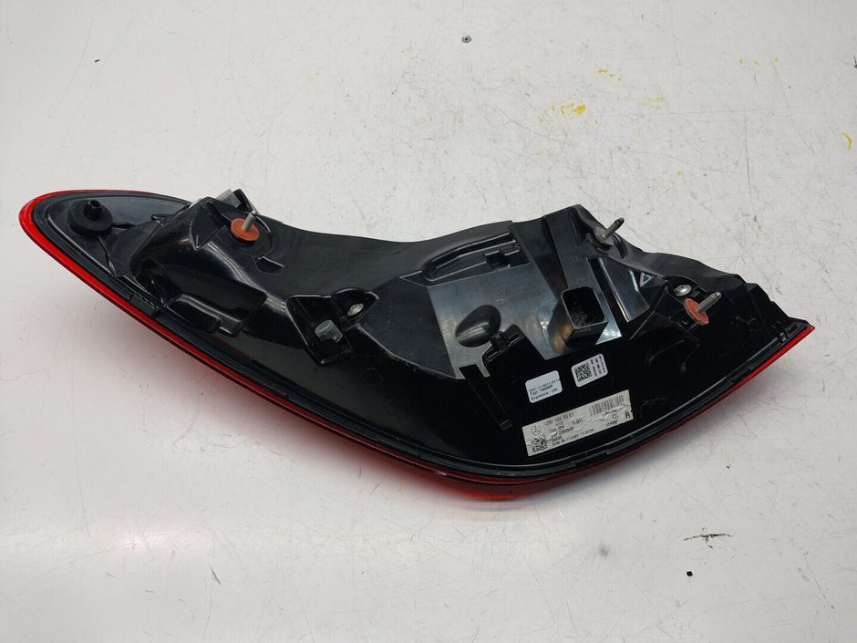 MERCEDES-BENZ C CLASS DRIVER TAIL LIGHT RIGHT Saloon 22-24 A2069068901 FMT12