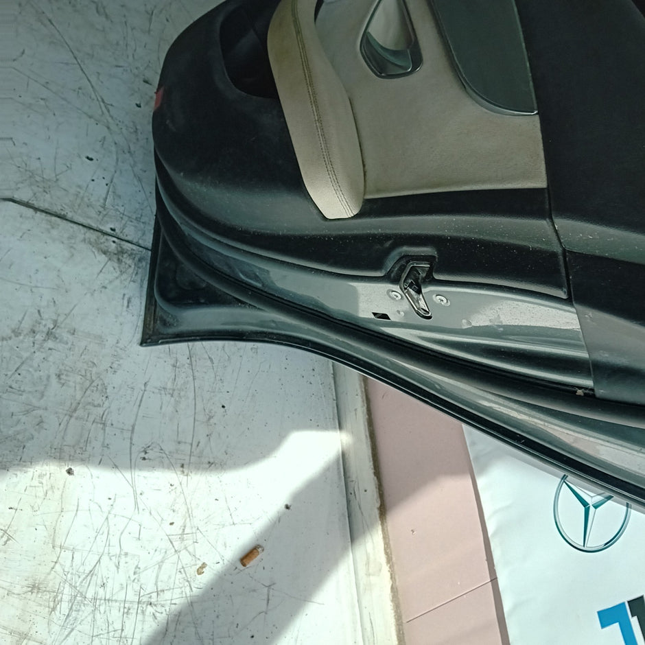 MERCEDES BENZ  C-CLASS W2O5 DRIVER SIDE REAR DOOR O/S/R COMPLETE GREY FMD108