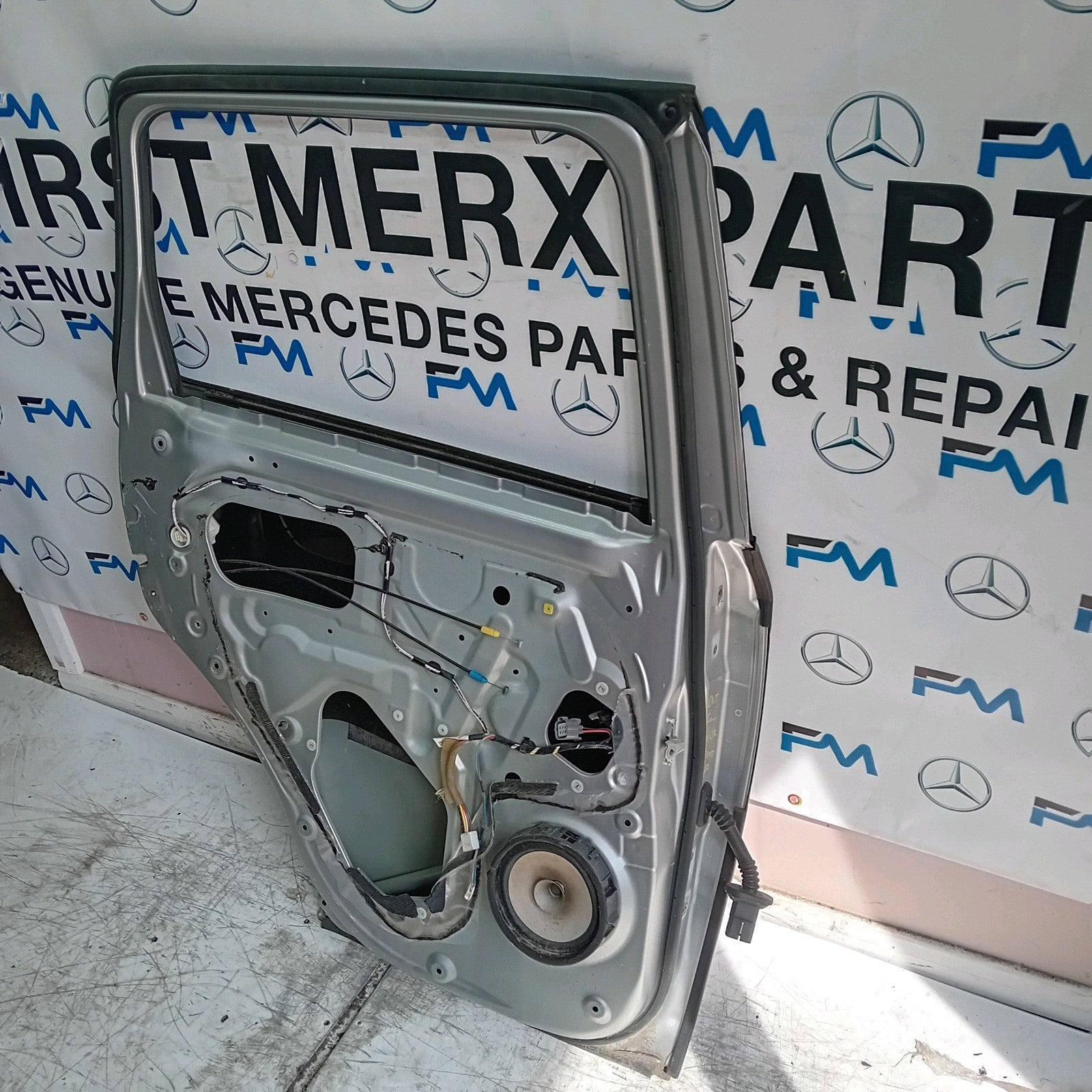 MITSUBISHI OUTLANDER MK3 PASSENGER SIDE REAR DOOR NSR SILVER FMD289 