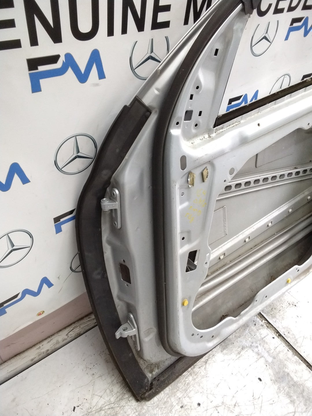 MERCEDES M-CLASS W164 DRIVER FRONT DOOR OSF SILVER 2005-2011  FMD568